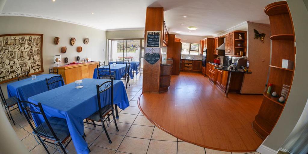Fly Me To The Moon Guesthouse Mossel Bay Exterior foto