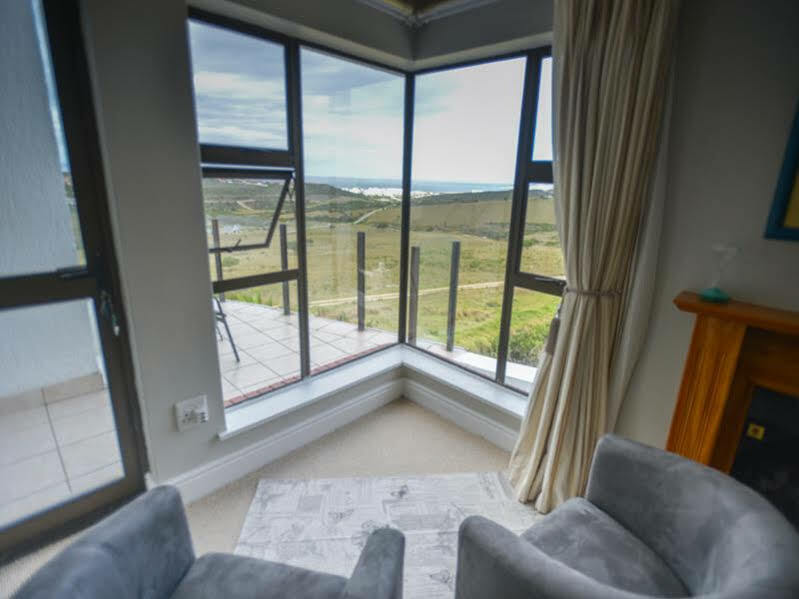 Fly Me To The Moon Guesthouse Mossel Bay Exterior foto